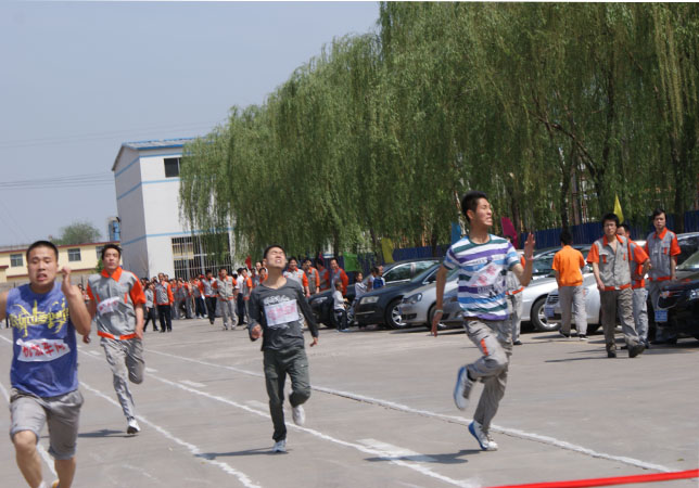 2012年五一職工運(yùn)動(dòng)會(huì)-盡顯萬(wàn)通員工風(fēng)采